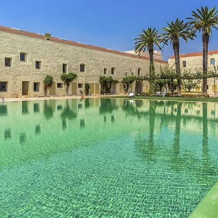 Feels Like Bright With Pool Tavira